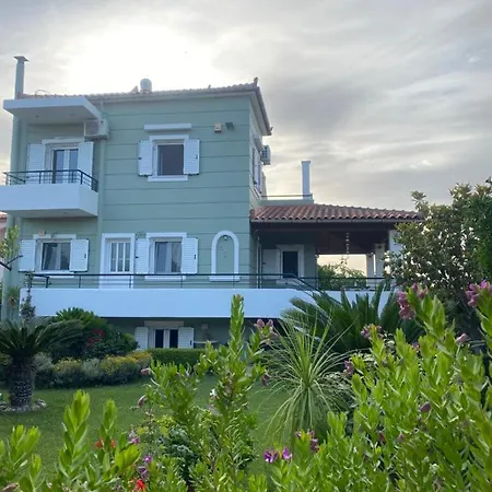 Corinthian Hébergement de vacances *