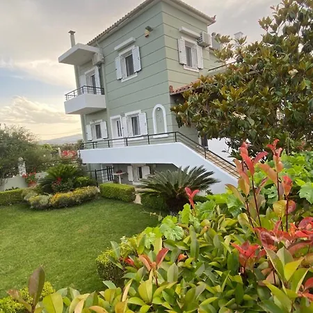 Holiday home Dimitris Corinthian *