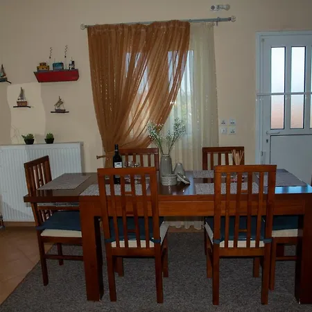 Holiday home Dimitris Corinthian *