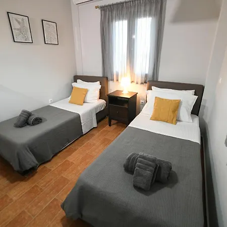 Holiday home Corinthian