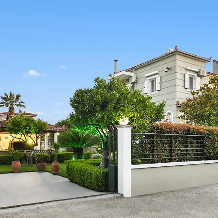 Corinthian Holiday home *